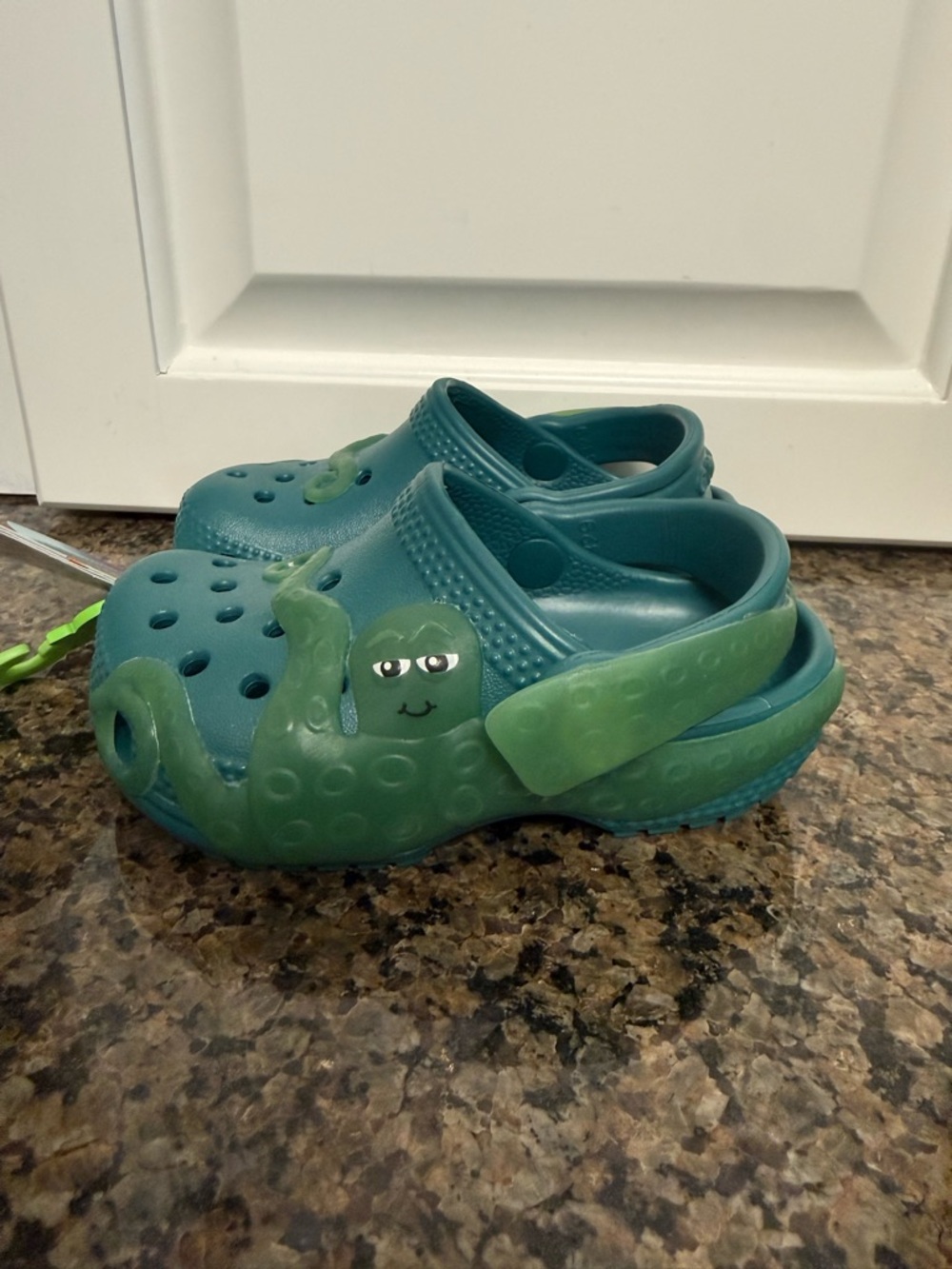 NWT Toddler Classic I Am Color Change Octopus Clogs by Crocs Size C6